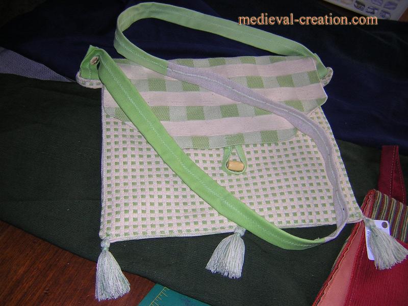 Bag Linen Woven Besace doublée Lin Vert et écru.
