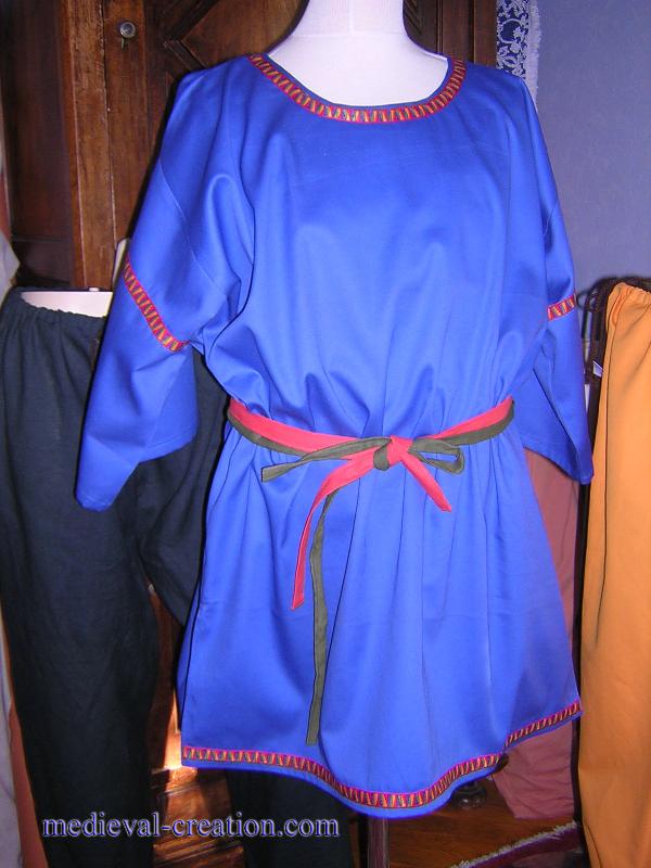 Tunique médiévale Coton bleu et galon XXL