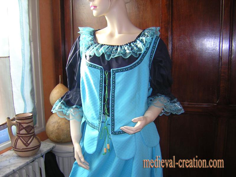 Turquoisine la Camériste Costume 3 pièces Turquoisine la Camériste Costume 3 pièces