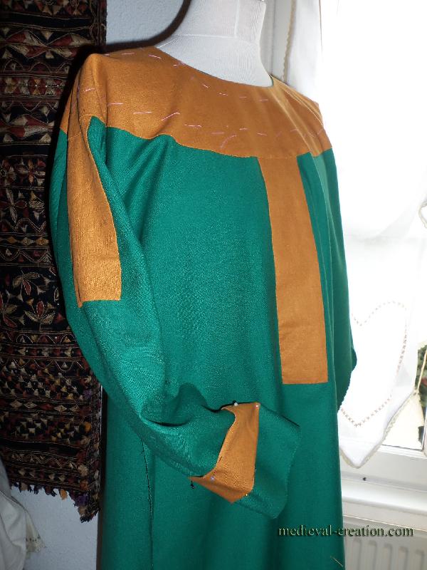 Costume Mérovingien Carolingien Laine et Appliqués
Costume Mérovingien Carolingien Laine et Appliqués
