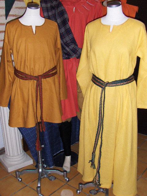 Simple Robe médiévale Lin et Coton Simple Robe médiévale Lin et Coton