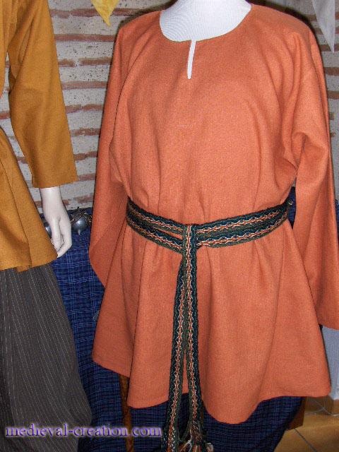 Tuniques LIN Varangians Rus Vikings et les autres. Tuniques LIN Varangians Rus Vikings et les autres.
