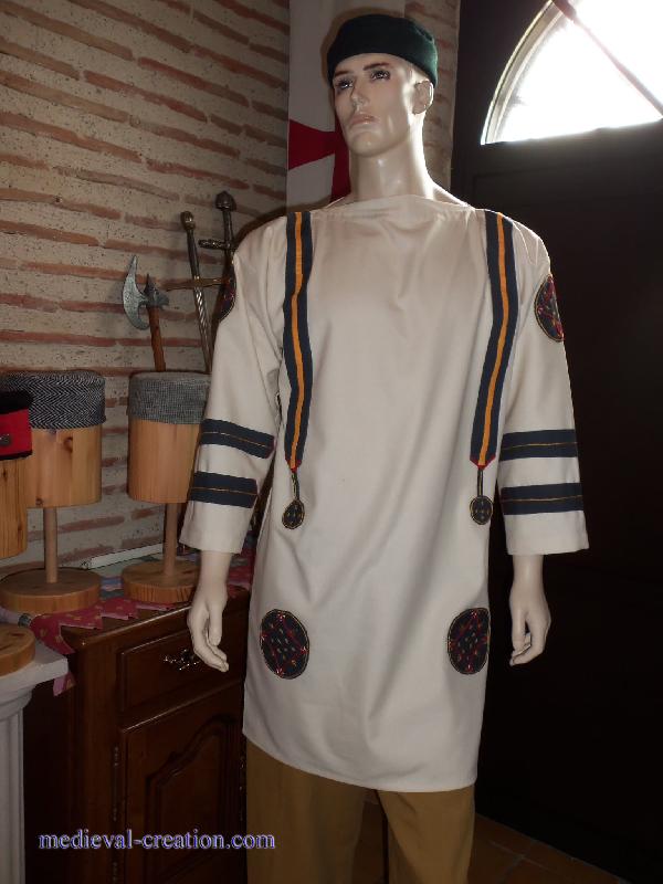 Tunique Copte Appliqué et Broderie fait Main Tunique Copte Appliqué et Broderie fait Main