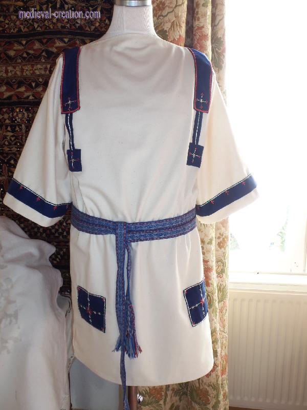 Tunique Copte Appliqué et Broderie fait Main Tunique Copte Appliqué et Broderie fait Main