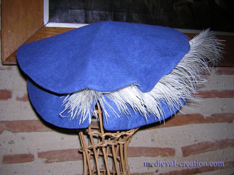 Medieval headgear Velvet Barett Tudor et Plume Medieval headgear Velvet Barett Tudor et Plume