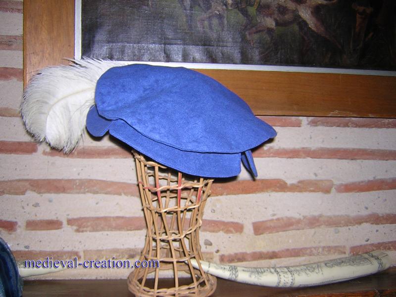 Medieval headgear Velvet Barett Tudor et Plume Medieval headgear Velvet Barett Tudor et Plume