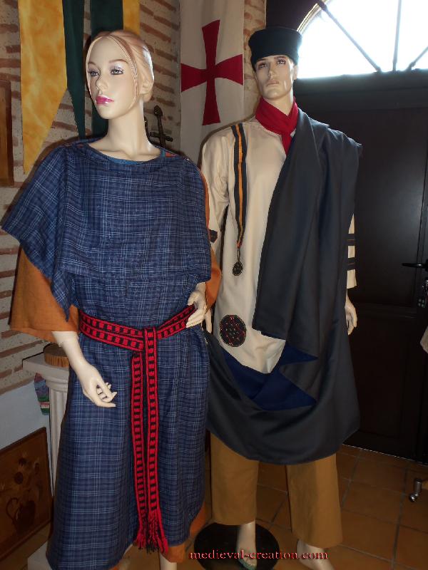 Costume Gallo-romain en Lin avec Peplos Costume Gallo-romain en Lin avec Peplos