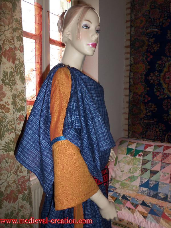Costume Gallo-romain en Lin avec Peplos Costume Gallo-romain en Lin avec Peplos