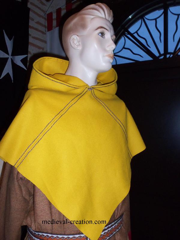Wool Hood Capuchon Scandinave Laine brodé Main
Wool Hood Capuchon Scandinave Laine brodé Main