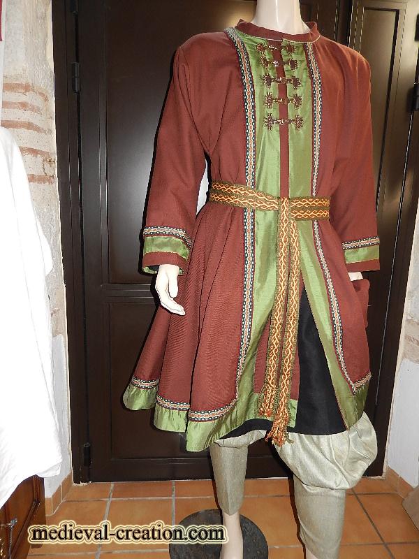 Caftan Laine Soie Galon et Bronze
Caftan Laine Soie Galon et Bronze